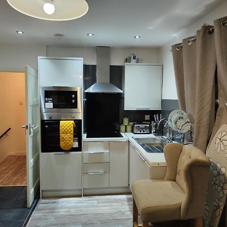 Garden Of Peace Apartment Erith ภายนอก รูปภาพ